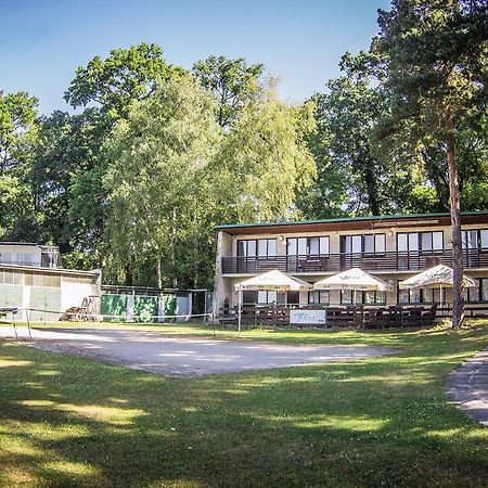 Yacht Club Bezdrev Hotel Hluboká nad Vltavou Exterior foto