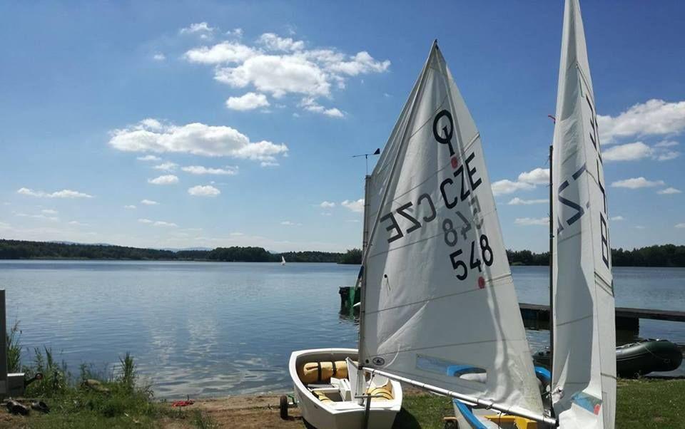 Yacht Club Bezdrev Hotel Hluboká nad Vltavou Exterior foto